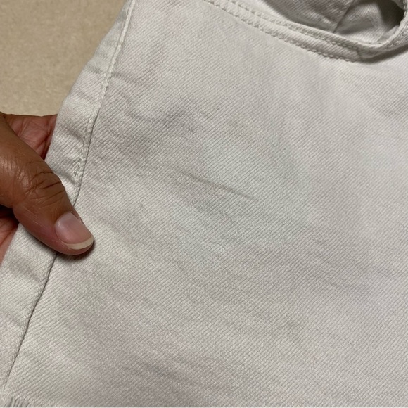 Levi’s Shorts Women’s Size 30 White Raw Hem Denim Cut Off Shorts - Picture 14 of 14